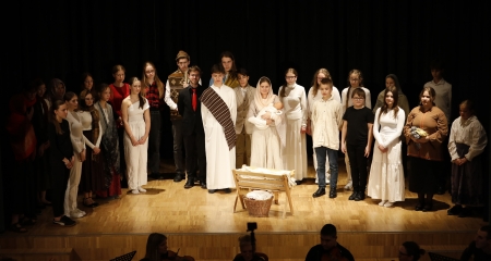 MERT TE EMBER VAGY - Karácsonyi színdarab